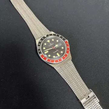 Q TIMEX 블랙 x 레드