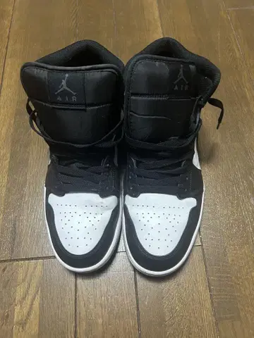 Air Jordan 1 Mid 'Black/White/Iron Grey'