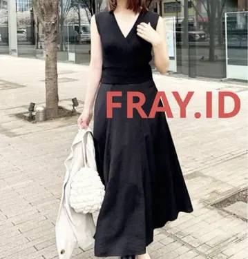 FRAY.ID 프레이아이디 캐시미어 리브 니트 콤비 원피스