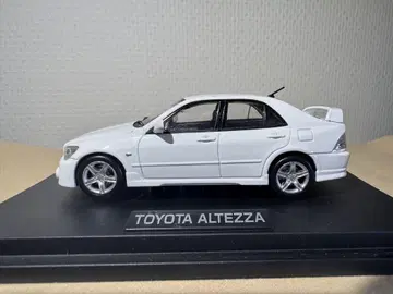 도요타 알테 미니카 1/43 MTECH