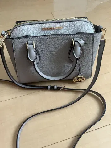 MICHAEL KORS 숄더백 그레이