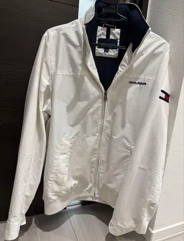 TOMMY HILFIGER 타미힐피거 화이트 점퍼 가을/겨울 아우터