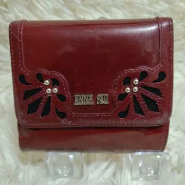 ANNA SUI 접이식 지갑 에나멜 가마구치 보르도