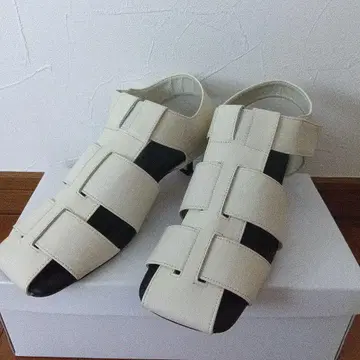화이트 스트랩 샌들 힐 5cm