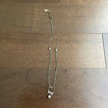 리본 모티브 펄 장식 목걸이