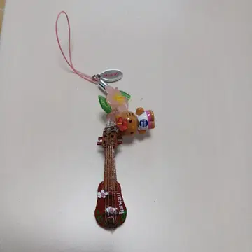 헬로키티 우쿨렐레와 키티 캐릭터 스트랩