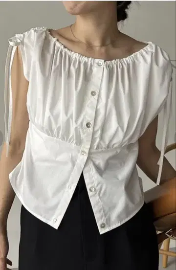 소매 리본 개더 블라우스