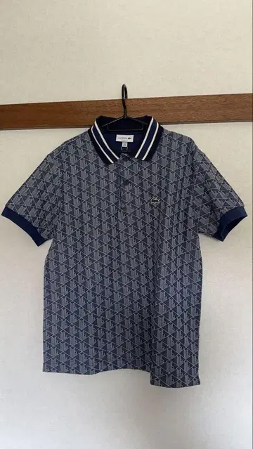 LACOSTE 기하학 패턴 새상품 피케 셔츠 M 사이즈 네이비