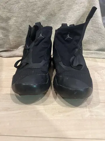 Jordan 블랙 하이컷 스니커즈