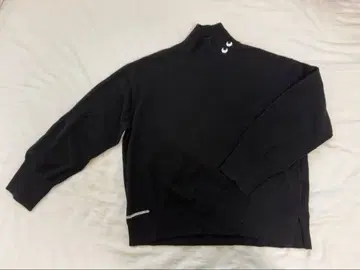 UNIQLO 안야 힌드마치 콜라보 캐시미어 하이넥 스웨터