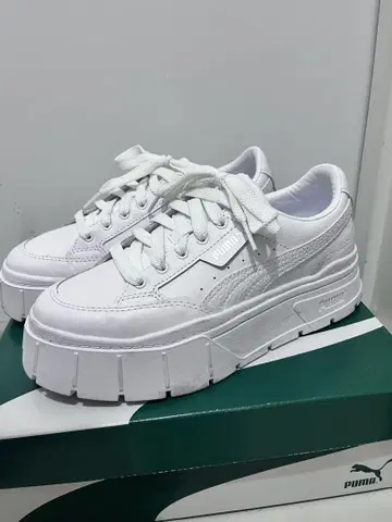 Puma 화이트 스니커즈