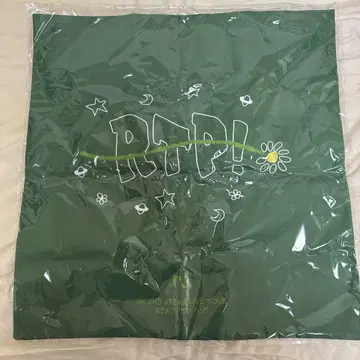 INI READY TO POP 토트백 그린