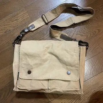 BAGGY PORT 숄더백 카키