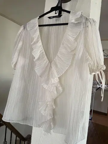 ZARA 화이트 프릴 반팔 블라우스 EU XS