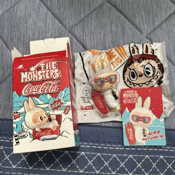 몬스터즈 러브 코카콜라 피규어