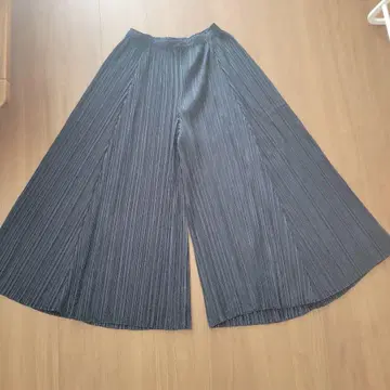 플리츠플리츠 다크 그레이 플리츠 와이드 팬츠 Size 5
