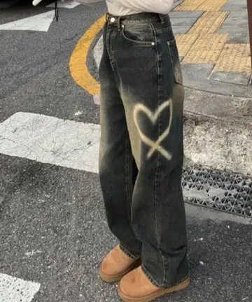 한국 브랜드 하이 웨스트 워시드 데님 팬츠 하트 블리치 M 사이즈