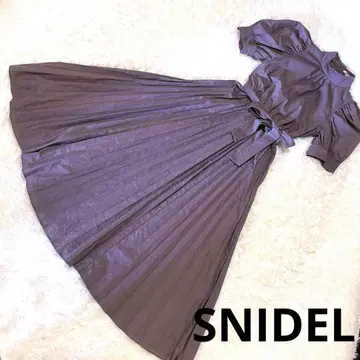 SNIDEL 스나이델 플리츠 퍼프 슬리브 원피스 모카 브라운