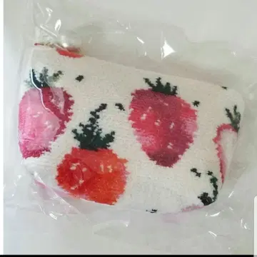 페이러 스트로베리 도트 파우치 아이보리