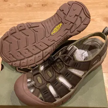 KEEN 뉴포트 27.5cm