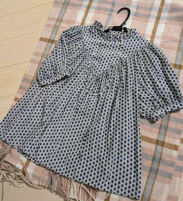 UNTITLED 언타이틀 코몬 무늬 반팔 블라우스