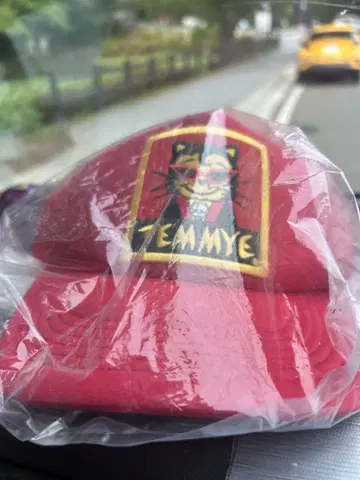 TEMMYE 빨간색 캡 티미 크림 소다