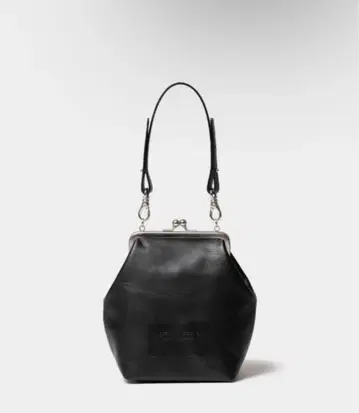 clasp shoulder hand pouch