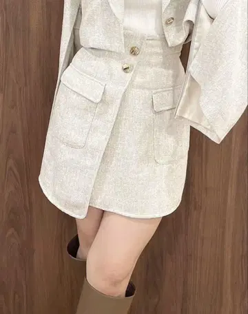dazzlin 플랩 미니 스커트 아이보리