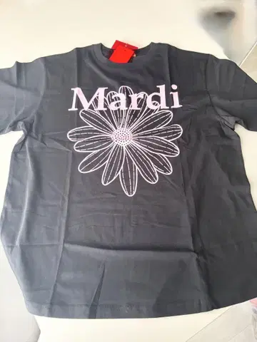 Mardi Mercredi 마르디메크르디 티셔츠