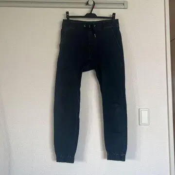ZANEROBE 블랙 데님 조거 30