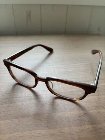 도쿄 사건 안경 뉴 카메다 셀러브리티