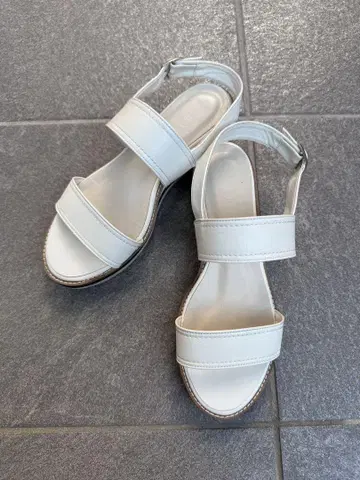 다이애나 스포츠 샌들 23.5cm 흰색 화이트