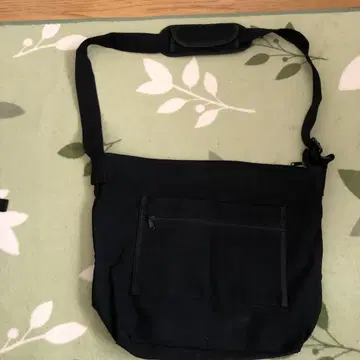 블랙 캔버스 숄더백