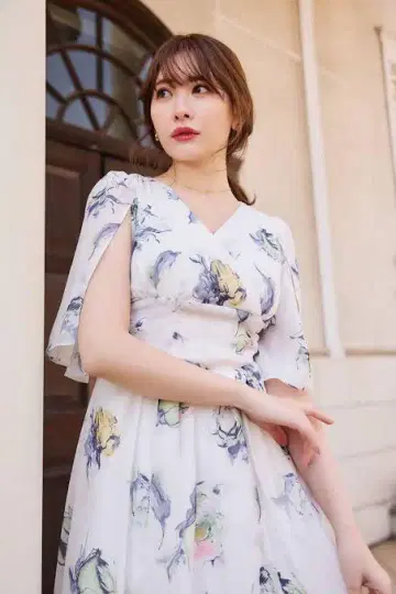 헤르리프토 로즈 부케 드레스