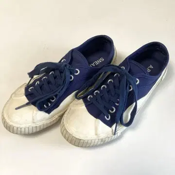 A.P.C IGGY BASSE 아페쎄 네이비 캔버스 스니커즈