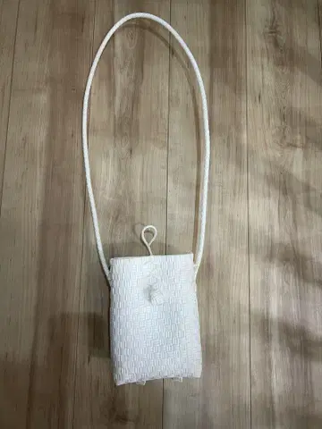 메케아리사 숄더백