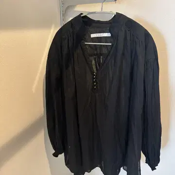 FRAMEWORK 블랙 셔츠 V넥