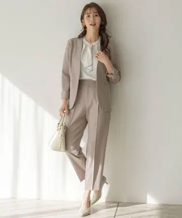 any SiS 스마트 뷰티 스트레치 페플럼 숏 셋업 새상품