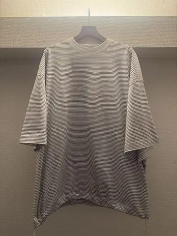 존재감 풍선 테두리 단추 장식 반팔 티셔츠