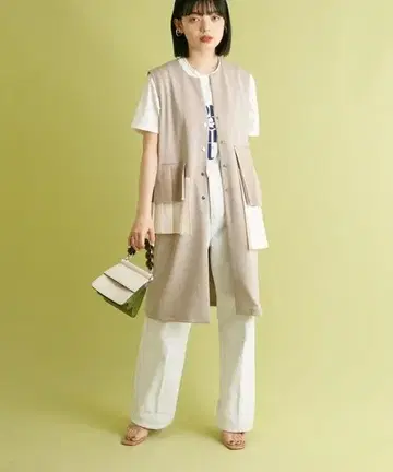 Eimee Law 에이미 로우 랜덤 플리츠 베스트 베이지 화이트