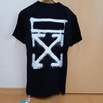 Off-White 블랙 티셔츠