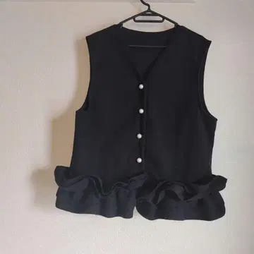 블랙 프릴 슬리브리스 베스트