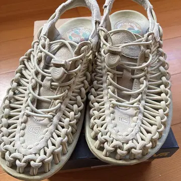 23cm KEEN 유니크 샌들 베이지