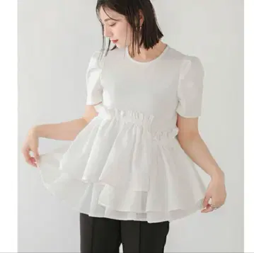fitmore 아지메 페플럼 자카드 프릴 블라우스 탑 화이트