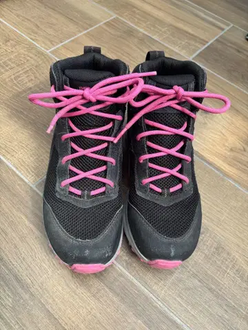 THE NORTH FACE 등산화 블랙/핑크 22.5cm