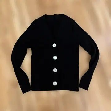 그레이스 콘티넨탈 가디건 겉옷 완판 새상품급 쉘 버튼 방한 대책