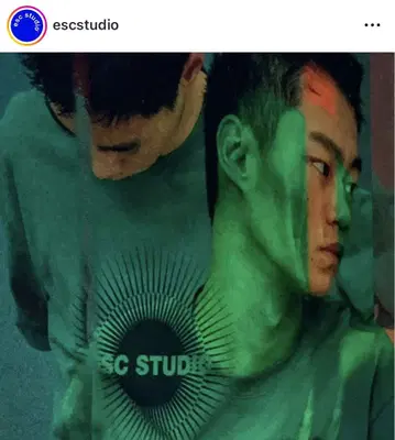 esc studio 티셔츠