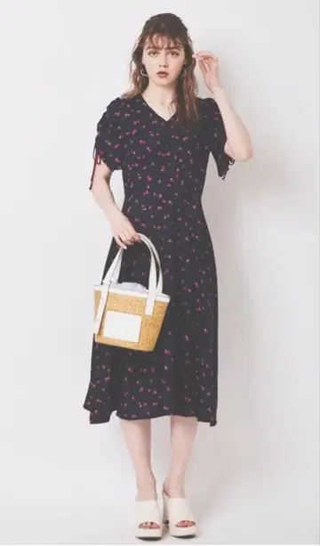 트란테안 후르츠 프린트 원피스