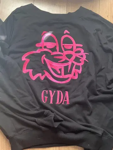 GYDA 오버사이즈 맨투맨