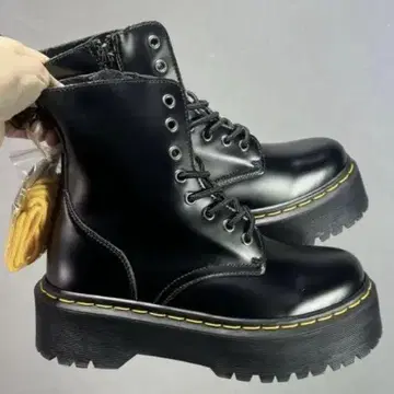 Dr.Martens 닥터마틴 JADON 8홀 부츠 25cm